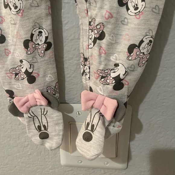 NWT Baby Disney Minnie Mouse Romper Size: 9M Color: Gray - Picture 4 of 11